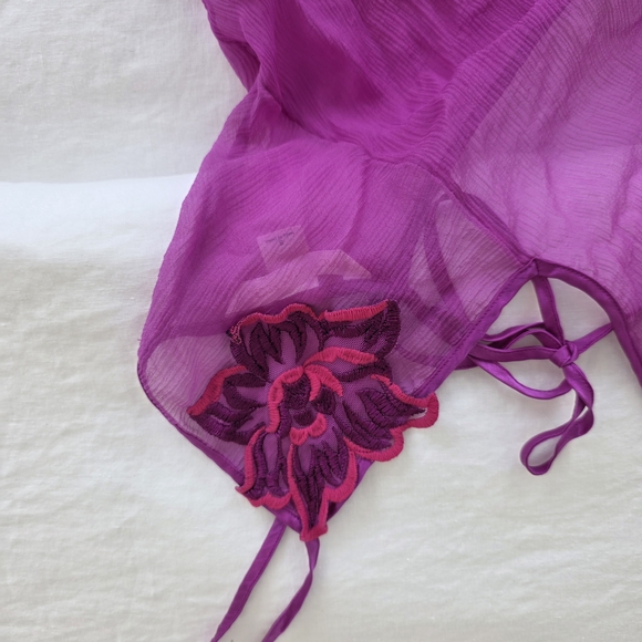 Victoria's Secret Silk in Bold Pink - Picture 3 of 6
